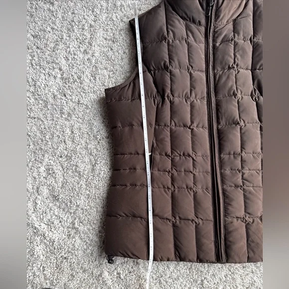 Brown Eddie Bauer Premium Goose Down Vest Women’s Size Small - Picture 9 of 10